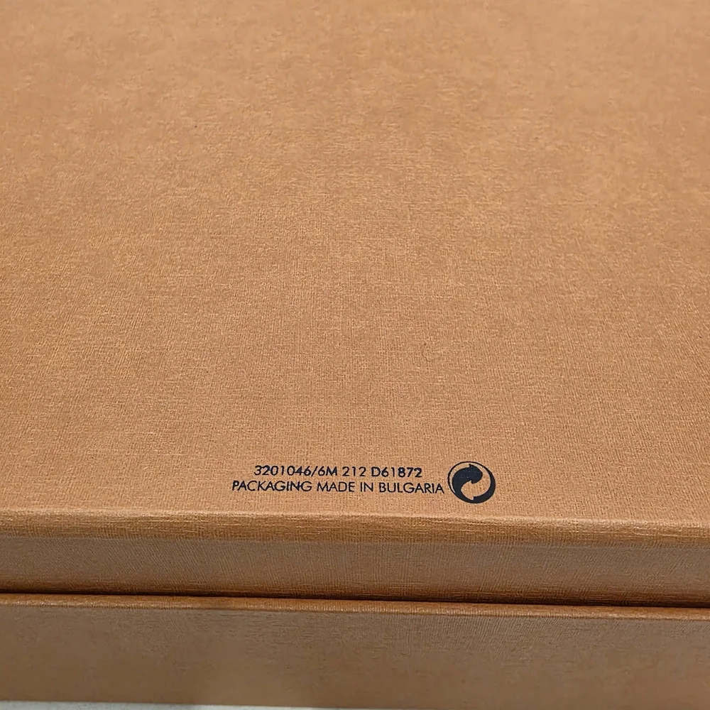 🔥Louis Vuitton Signature  Large Magnectic Closure Orange Packaging - Picture 10 of 14